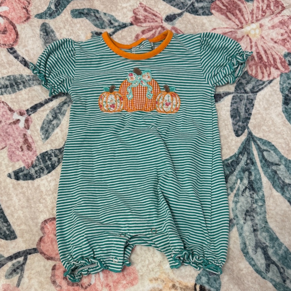 Charming Striped Pumpkin Bodysuit for Kids